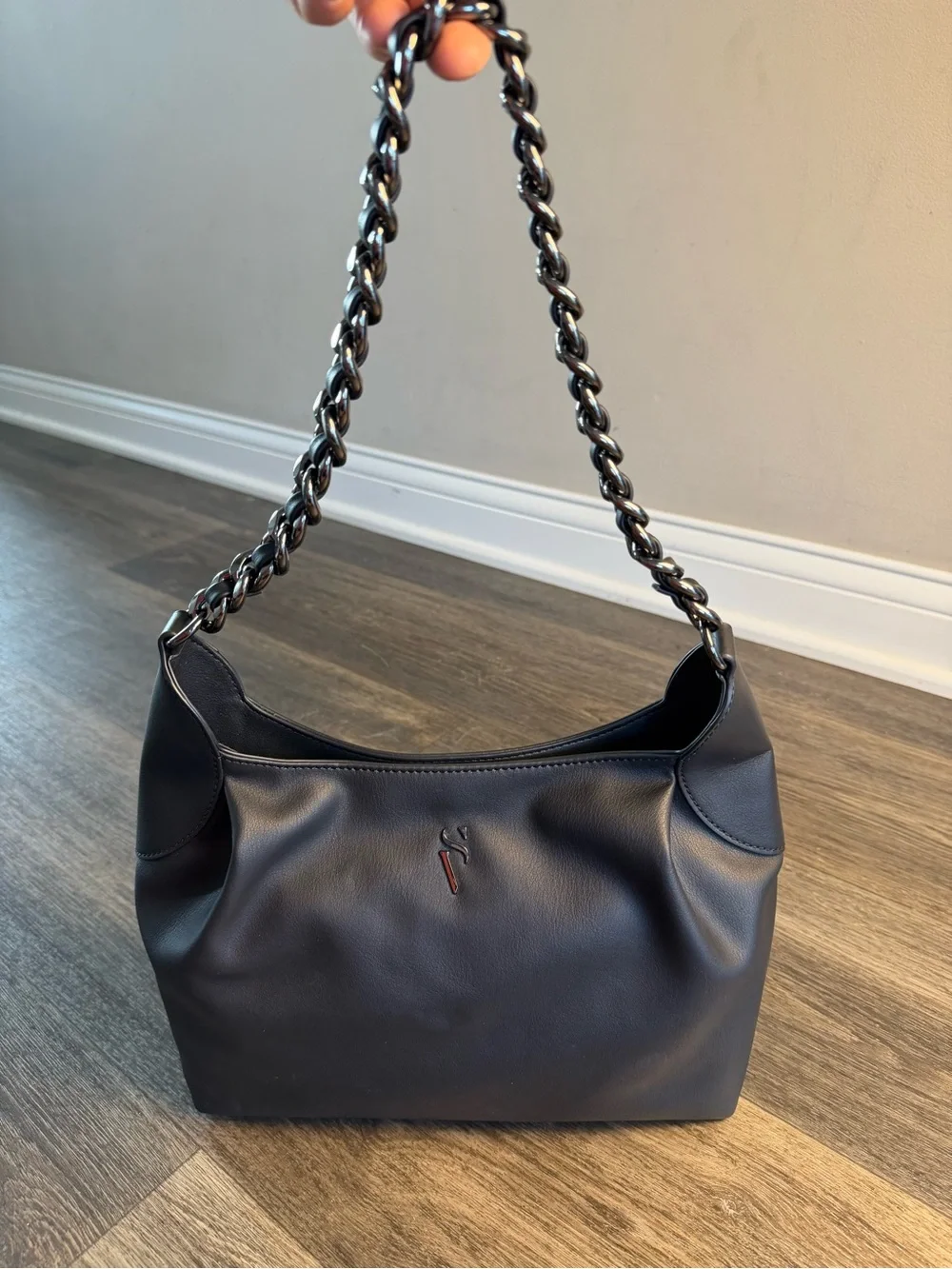 Simply Vera Vera Wang Black Shoulder Bag with Gunmetal Chain